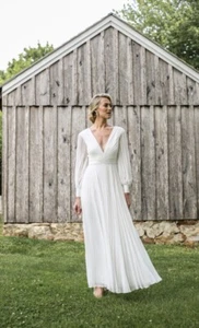 NWT $795 Badgley Mischka Soft Deep V-Neck Gown Pleated Evening Dress Ivory 10 - Picture 1 of 10