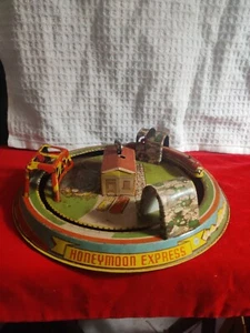 Vintage  Marx "Honeymoon Express" Tin Lithographed  Wind-Up Train Toy - Picture 1 of 10