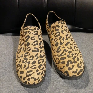 Temu hellbraune Halbschuhe Animal Print Größe 41 / US 9 bis 9,5 neu ohne Etikett! - Bild 1 von 6