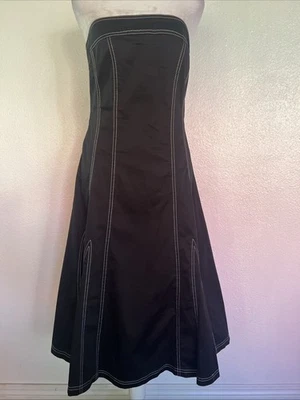 Vestido Casa Blanca Mercado Negro Y2K Talla 10 Ajuste Acampanado Sin Tirantes Costuras Blancas Foto 1 de 4