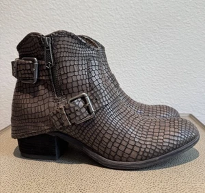 Donald J Pliner grau Python Dalis Western Seitenreißverschluss Stiefeletten Größe 9,5 M - Bild 1 von 20