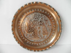 Kupfer Teller Schale Rand getrieben innen ziselisiertes Ägyptermuster Ø 14 cm - Picture 1 of 5