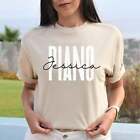  Personalisiertes Klavier T-Shirt Geschenk maßgeschneidert Pianist Klavier Lehrer Unisex T-Shirt Sandnadel