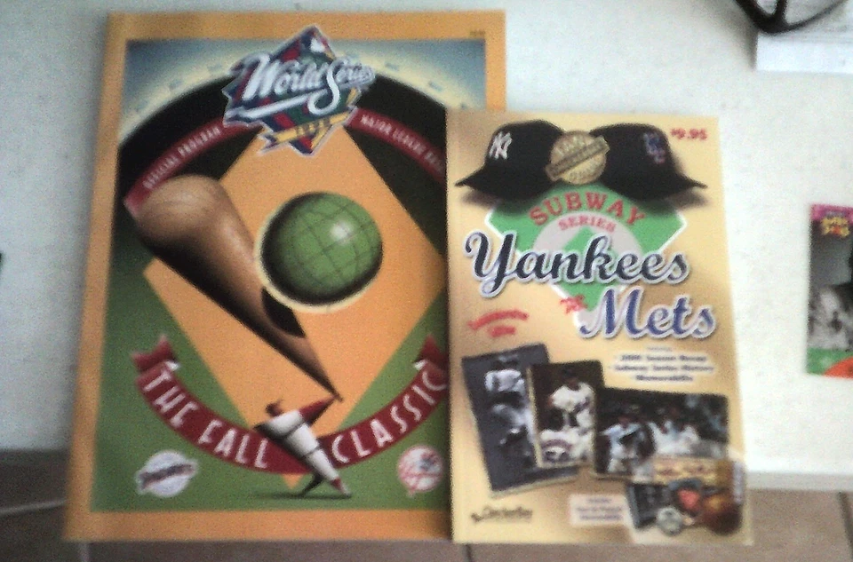 1998 WORLD SERIES PROGRAM NY YANKEES + 2000 SUBWAY SERIES GUIDE  W/DEREK JETER - Image 1 of 1