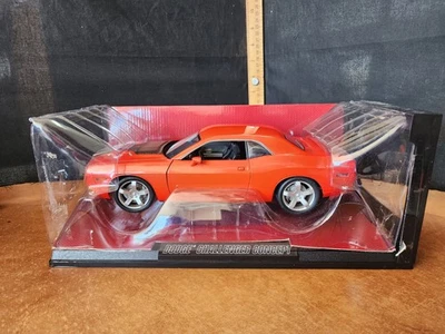 Highway 61 Collectibles Dodge Challenger Concept Car Diecast 1/18 Scale - Image 1 of 4