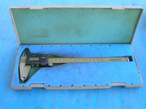Mitutoyo Digimatic CD-8" Digital Calipers 500-322 w/ Case - Picture 1 of 8