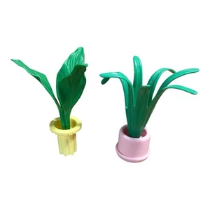SET BESTEHEND AUS 2 PLAYSKOOL Puppenhaus liebevolle Familie PFLANZE PFLANZGEFÄSS Zimmerpflanze Ersatz - Bild 1 von 5