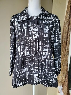 Chaqueta cortavientos Chicos 2 para mujer grande negra blanca abstracta frontal a presión Foto 1 de 4