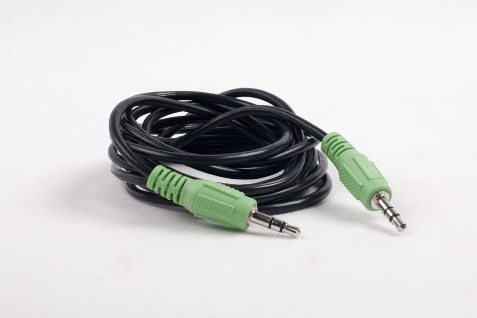 Audio Cable 3.5mm Stereo Minijack 10FT Male to Male for Apple iPhone iPad Car - Image 1 of 1