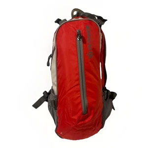 New Outdoor Products (2009) First Generation Mist 8.0 Hydration Backpack - Picture 1 of 4