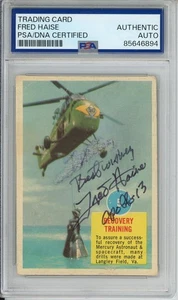1963 TOPPS ASTRONAUTS #5 FRED HAISE APOLLO 13 AUTOGRAFO FIRMATO PSA DNA COA NASA - Foto 1 di 2