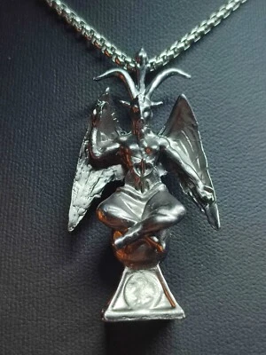 Halskette in Silber / Grau Belzebub Satan Dämon Antichrist Teufel Standfigur - Bild 1 von 4