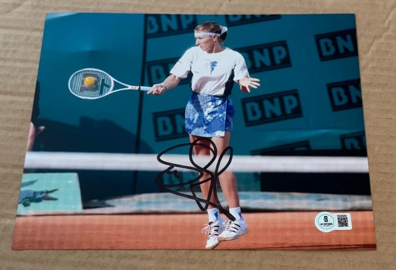 FOTO DE TÊNIS ASSINADA POR STEFFI GRAF 8X10 BECKETT CERTIFICADO DE AUTENTICIDADE ASSINADO À MÃO #2 - Imagem 1 de 1