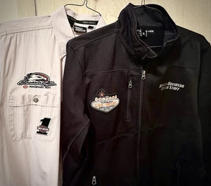 LOOK: Vegas Harley-Davidson Dealer Jacke (M) mit Screamin’ Eagle 1 Garage Shirt! - Bild 1 von 19