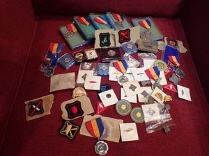 Large Lot of 1980s Salvation Army GIRL GUARDS & SUNBEAMS ITEMS Badges Pins Medal - Picture 1 of 8