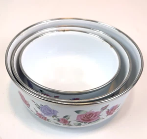 Enamel Serving Bowls Set of 3 Nesting GMI White with Pink Roses Design Sealable - Picture 1 of 14