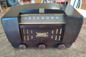 Vintage RCA Victor Model 66X11 AM Bakelite Radio Working! Looks Great! - Picture 1 of 9