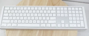 Apple A1843 Magic Keyboard with Numeric Keypad (Wireless, Bluetooth) - Picture 1 of 3
