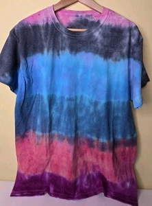 TIE DYE BAUMWOLLMISCHUNG KURZARM UNISEX GR. L T-SHIRT MEHRFARBIG HANDGEFÄRBT - Bild 1 von 4