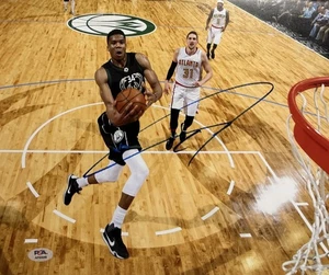 Giannis Antetokounmpo Milwaukee Bucks Autograph Signed 11x14 Photo! Psa Coa  - Picture 1 of 2