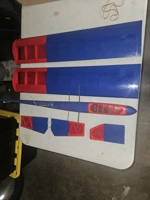 Planeador R/C vintage (fuselaje adicional para planeador Explorer 3m también) Foto 1 de 4