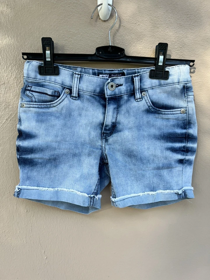 Shorts jeans feminino Levi's Boyfriend tamanho 12 cintura ajustável regular aba vermelha  - Imagem 1 de 4