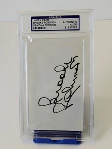 BROOKS ROBINSON SIGNED INDEX CARD MINT PSA/DNA SLABBED AUTOGRAPHED HOF ORIOLES - Picture 1 of 3