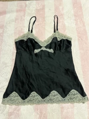 Camiseta sin mangas Express Design Studio mezcla seda encaje camisola dobladillo festoneado negro Y2K M Foto 1 de 4