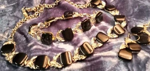 Black & Gold Tone Vintage Acrylic Pierced 50s Earrings & Necklace Set - Picture 1 of 20