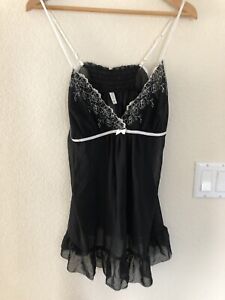George Women's Embroidered V-Neck Black Nightgown Intimates Sleepwear Size Small