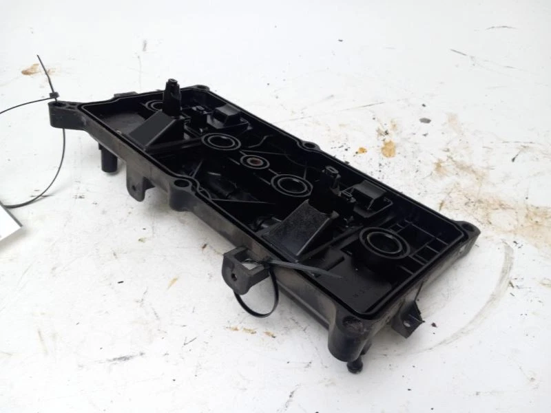 Nissan Sentra 2010 cubierta de válvula 59790 Foto 1 de 4