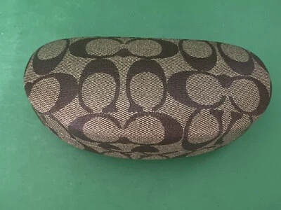 Óculos de sol COACH Signature monograma marrom concha dura estojo - Imagem 1 de 4