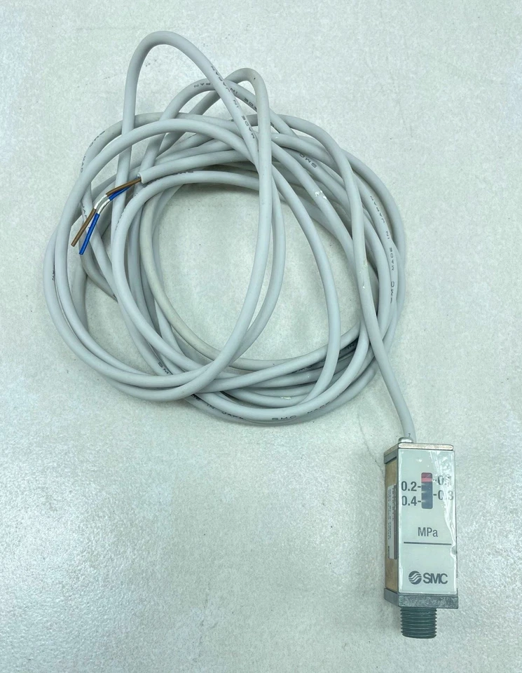 SMC IS10-01-L Pressure Switch IS1001L - Image 1 of 4