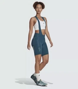 Culotte con tirantes Adidas Parley verde utilitario talla grande para mujer nuevo con etiquetas $200.00 - Imagen 1 de 4