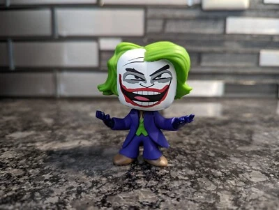 Funko Mystery Mini Figure DC Univers-THE JOKER  Laughing 1/144 Dark Knight Rises - Image 1 of 2