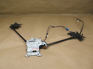 🥇10-15 LEXUS IS250 IS350 CONVERTIBLE FRONT TOP ROOF LOCK LATCH MOTOR ASSY OEM - Foto 1 di 12