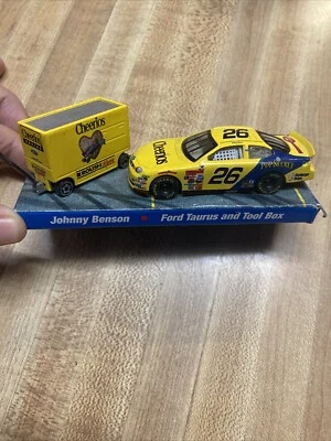 Hot Wheels Pro Racing 1998 #26 Johnny Benson Ford Taurus y Pit Box Foto 1 de 4