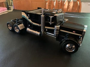 Franklin Mint Peterbilt 379 Semi Tractor Truck 1:32 Black Diecast Model -PARTS - Picture 1 of 7