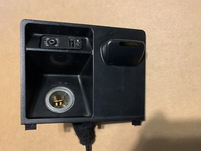 BMW X5 528I 535I 550I 2011-2016 USB SOCKET AUX IN ENTRADA RECEPTOR CONSOLA E70 Foto 1 de 3