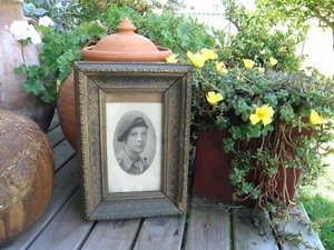 A Framed Photograph of a WWII Digger  With Beret.  c.1945 - Picture 1 of 9