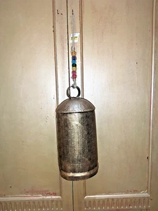 LARGE HANDMADE ETCHED RECYCLED IRON INDIAN COW BELL ON A  JUTE ROPE WITH BEADS - Picture 1 of 13
