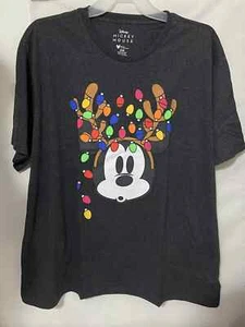 ~ Disney MICKEY Renna Corna AGGROVIGLIATA Natale LUCI TEE Uomo 4XB -NUOVA - Foto 1 di 7
