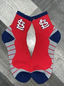 ST LOUIS CARDINALS MLB BASEBALL TEAM LOGO RED 1/4 LENGTH SOCKS LARGE - Picture 1 of 1