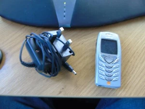 Nokia 6100 - Silver (Unlocked) Mobile Phone - Afbeelding 1 van 5