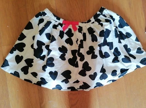 BNWT Girl GYMBORE black hearts on a white cotton Skirt Age 4 summer - Picture 1 of 2
