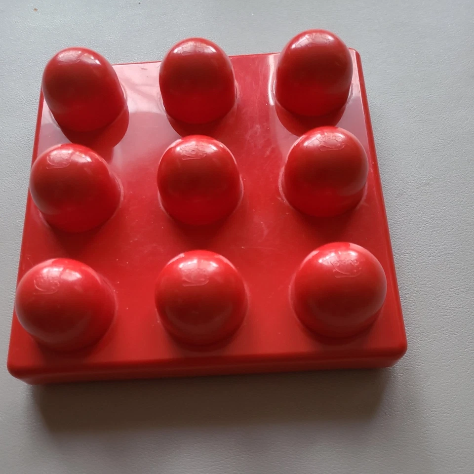 1 x Lego Duplo Primo Platte rot 3x3 Baustein große Noppen Baby 31012 - Bild 1 von 1