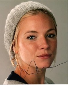 Sienna Miller amerikanisch-britische Schauspielerin signed 10x8 Col Foto handsigniert - Bild 1 von 1