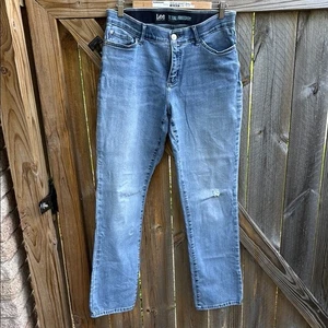 Lee Total Freedom Blue Straight Jeans with Natural Fading 12 Long - Picture 1 of 4