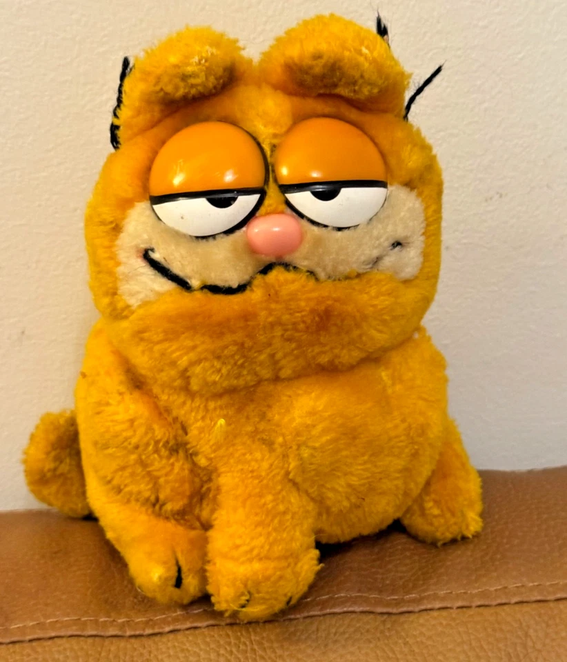 Vintage Garfield Large Sitting 10” Plush Dakin 1981 Orange Cat - Image 1 of 4