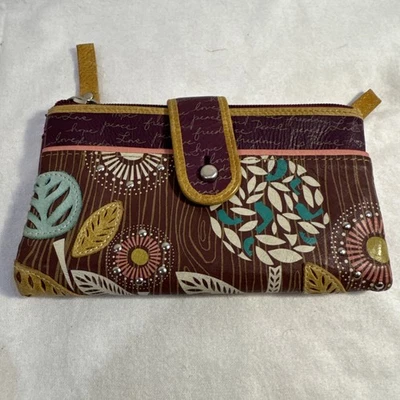 Cartera Boho de Cuero Fósil Doble Plegable Paz Amor Libertad Bolsillos Ranuras para Tarjetas Cremallera Moneda Foto 1 de 4